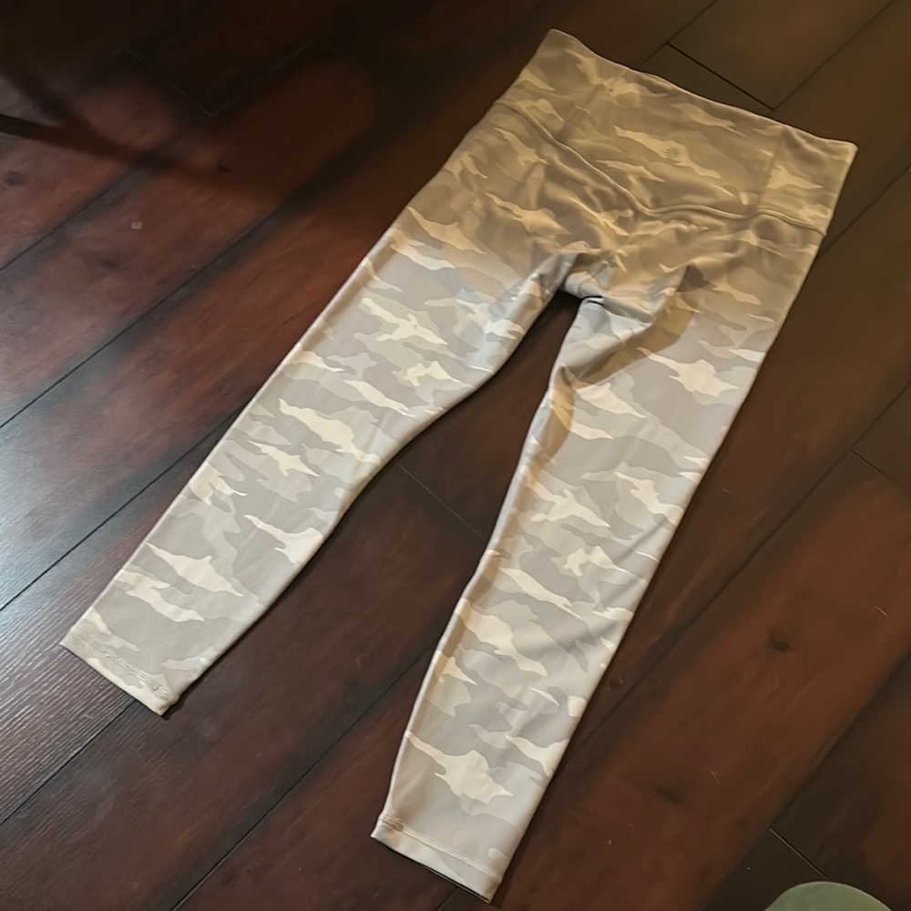 Athleta size M, New, ordered and then never worn